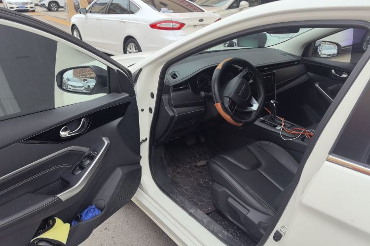 Used Venucia D60 2021 PLUS 1.6L XL CVT Yue Ling Edition Interior 2