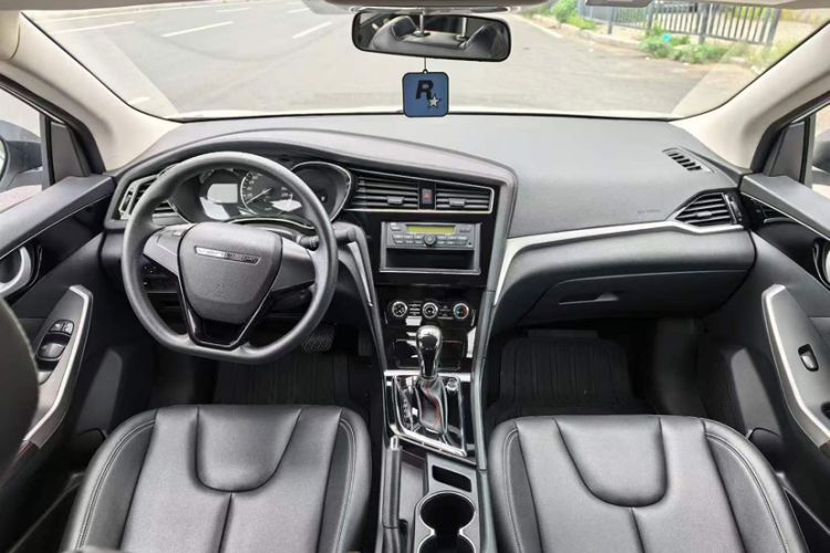 Used Venucia D60 2021 1.6L XE CVT Comfort Edition Interior 3