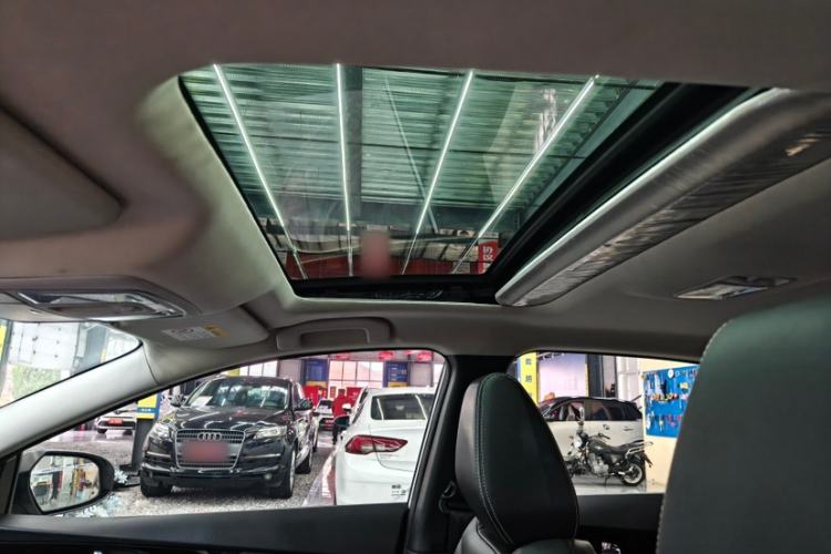 Used Venucia D60 2021 PLUS 1.6L XL CVT Yue Ling Edition Interior 5