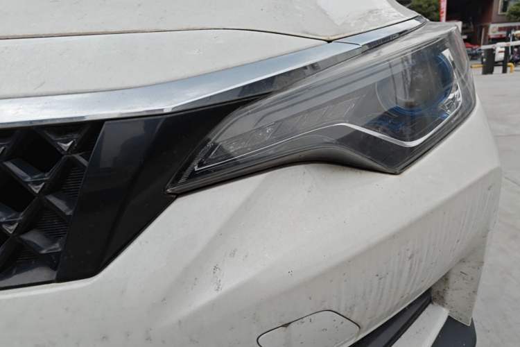 Used Venucia D60 2021 1.6L XE CVT Comfort Edition Left Front Headlight