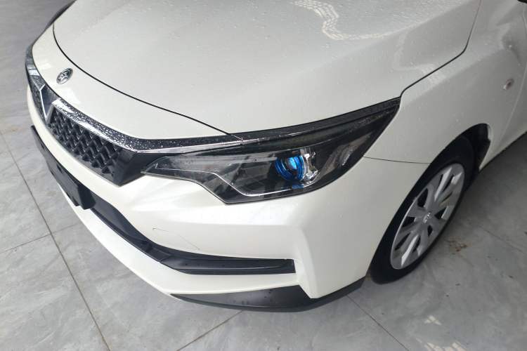 Used Venucia D60 2021 1.6L Entry Manual Comfort Edition Left Front Headlight