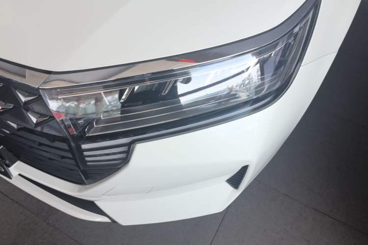 Used Venucia D60 2021 PLUS 1.6L XL CVT Yue Ling Edition Left Front Headlight