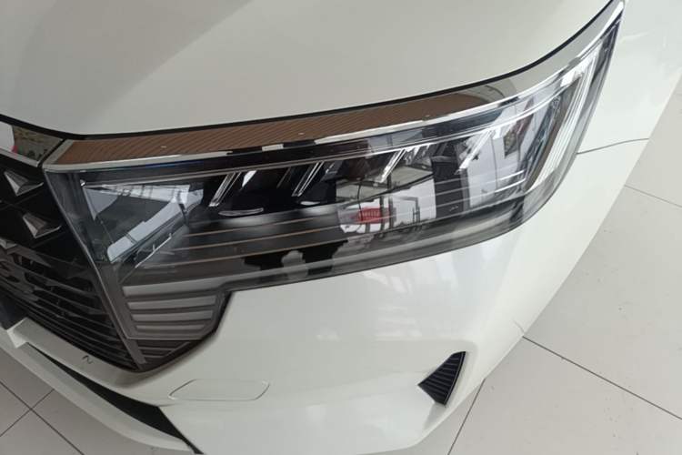 Used Venucia D60 2021 PLUS 1.6L XL CVT Yue Ling Edition Left Front Headlight