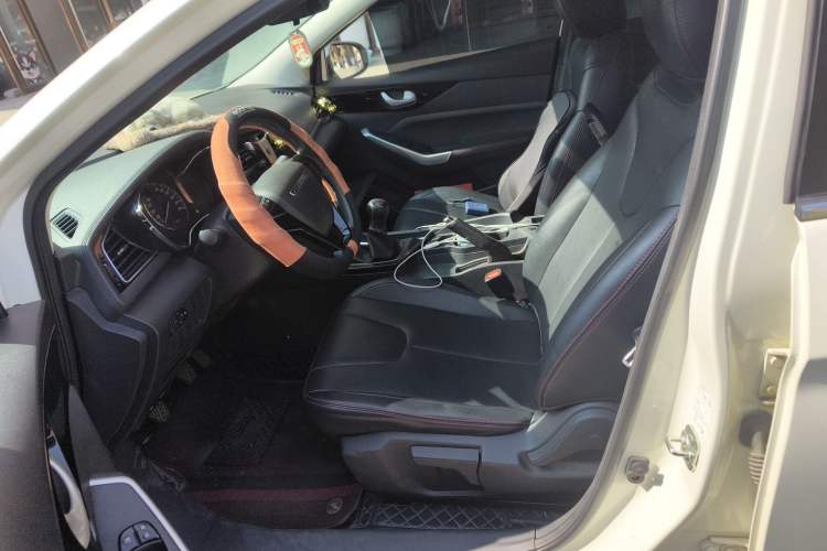 Used Venucia D60 2021 1.6L Entry Manual Comfort Edition Left Front Seat