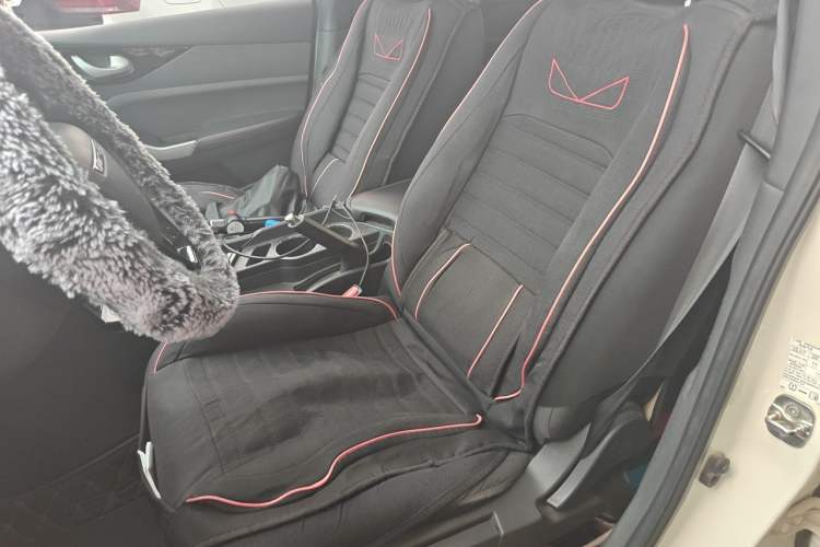 Used Venucia D60 2021 1.6L Entry Manual Comfort Edition Left Front Seat
