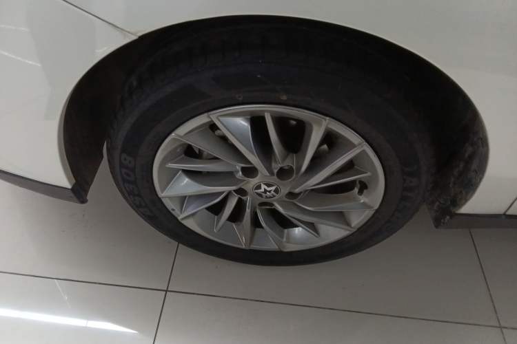 Used Venucia D60 2021 1.6L XE CVT Comfort Edition Left Front Wheel Hub