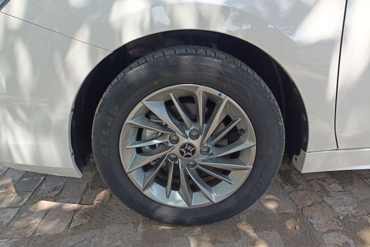 Used Venucia D60 2021 PLUS 1.6L XL CVT Yue Ling Edition Left Front Wheel Hub