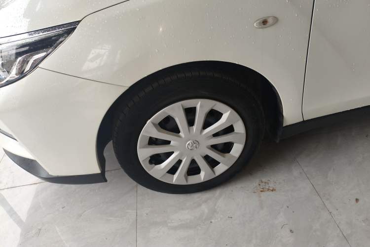 Used Venucia D60 2021 1.6L Entry Manual Comfort Edition Left Front Wheel Hub