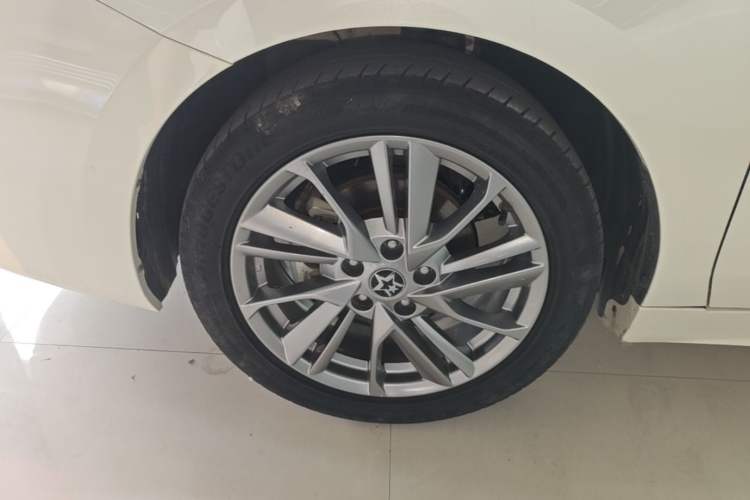 Used Venucia D60 2021 PLUS 1.6L XV CVT Smart Edition Left Front Wheel Hub