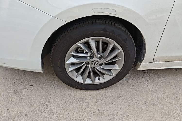 Used Venucia D60 2021 PLUS 1.6L XL CVT Yue Ling Edition Left Front Wheel Hub