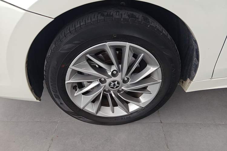 Used Venucia D60 2021 PLUS 1.6L XL CVT Yue Ling Edition Left Front Wheel Hub