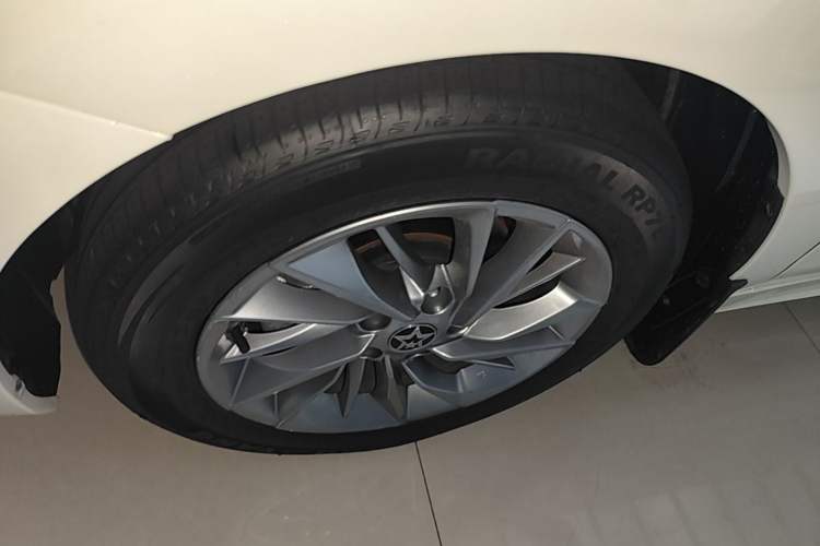 Used Venucia D60 2021 PLUS 1.6L XL CVT Yue Ling Edition Left Front Wheel Hub