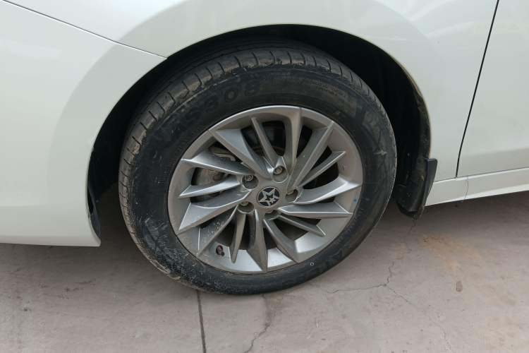 Used Venucia D60 2021 PLUS 1.6L XL CVT Yue Ling Edition Left Front Wheel Hub