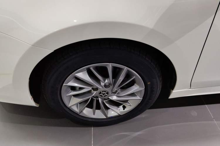Used Venucia D60 2021 PLUS 1.6L XL CVT Yue Ling Edition Left Front Wheel Hub