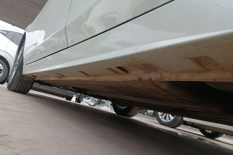 Used Venucia D60 2021 PLUS 1.6L XL CVT Yue Ling Edition Left Side Sill