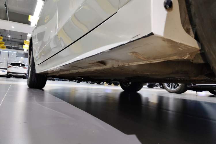 Used Venucia D60 2021 PLUS 1.6L XL CVT Yue Ling Edition Left Side Sill
