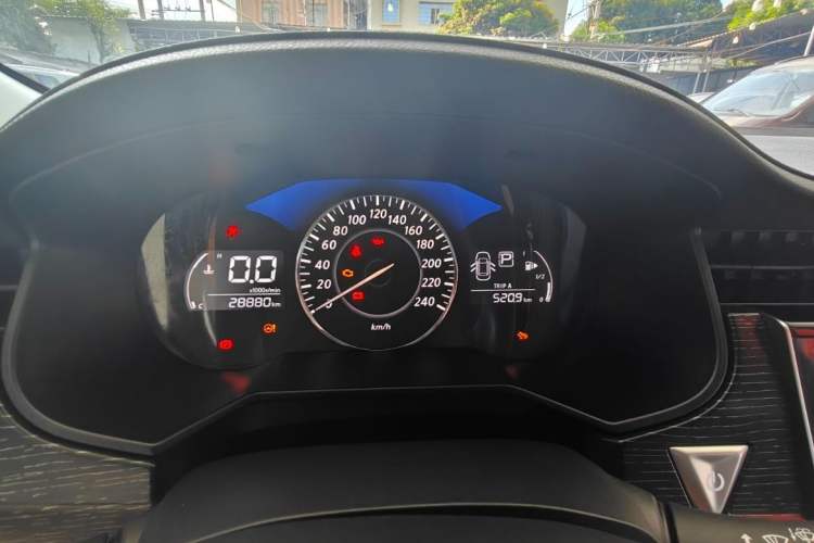 Used Venucia D60 2021 PLUS 1.6L XL CVT Yue Ling Edition Odometer Close Up