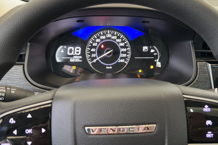 Used Venucia D60 2021 PLUS 1.6L XL CVT Yue Ling Edition Odometer Close Up