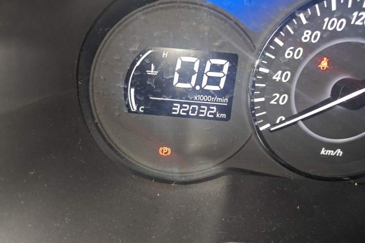Used Venucia D60 2021 PLUS 1.6L XL CVT Yue Ling Edition Odometer Close Up