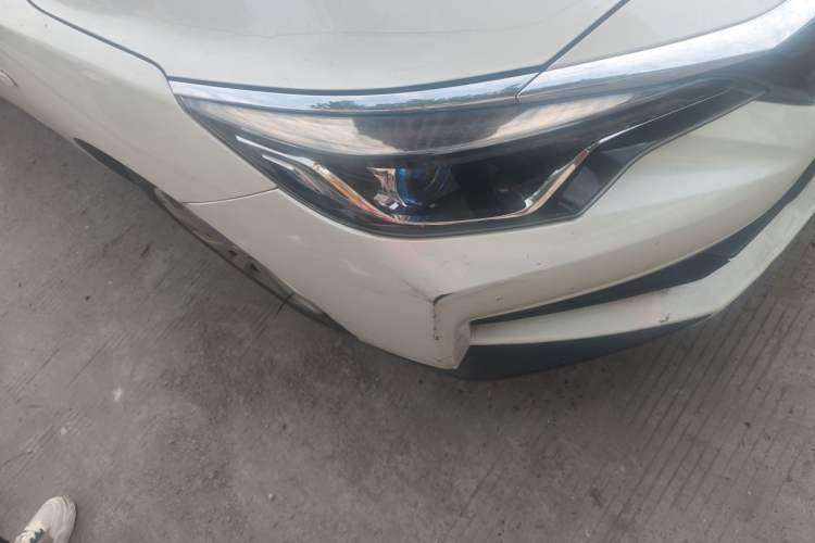 Used Venucia D60 2021 1.6L Entry Manual Comfort Edition Right Front Headlight