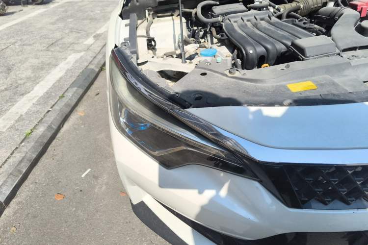 Used Venucia D60 2021 1.6L Entry Manual Comfort Edition Right Front Headlight