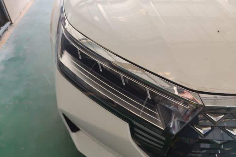 Used Venucia D60 2021 PLUS 1.6L XL CVT Yue Ling Edition Right Front Headlight