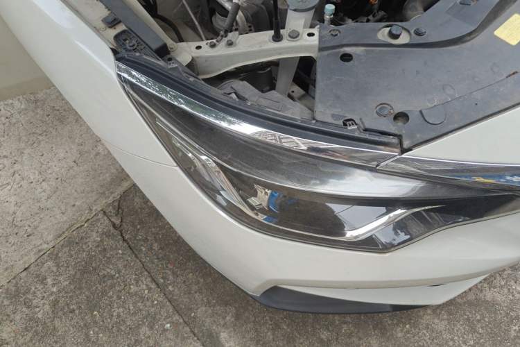Used Venucia D60 2021 1.6L XE CVT Comfort Edition Right Front Headlight