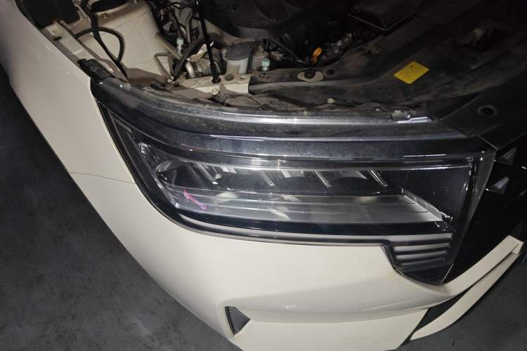 Used Venucia D60 2021 PLUS 1.6L XL CVT Yue Ling Edition Right Front Headlight