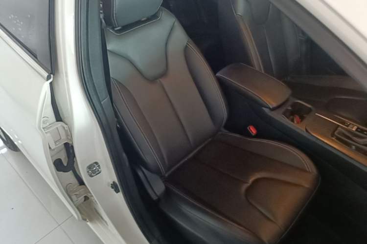 Used Venucia D60 2021 PLUS 1.6L XL CVT Yue Ling Edition Right Front Seat