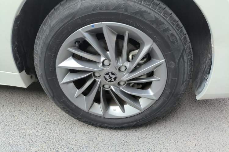 Used Venucia D60 2021 PLUS 1.6L XV CVT Smart Edition Right Front Wheel Hub