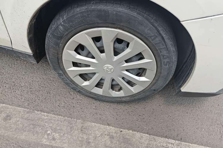 Used Venucia D60 2021 1.6L Entry Manual Comfort Edition Right Front Wheel Hub