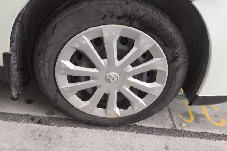 Used Venucia D60 2021 1.6L Entry Manual Comfort Edition Right Front Wheel Hub
