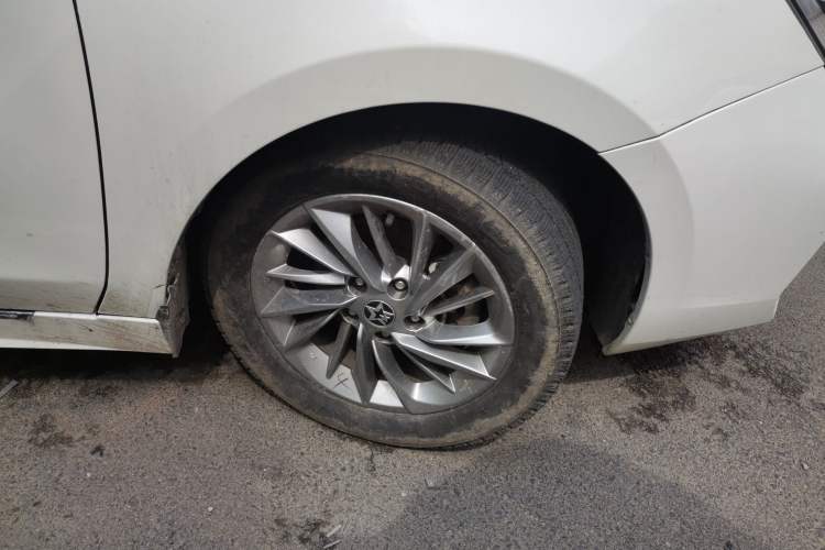 Used Venucia D60 2021 PLUS 1.6L XV CVT Smart Edition Right Front Wheel Hub