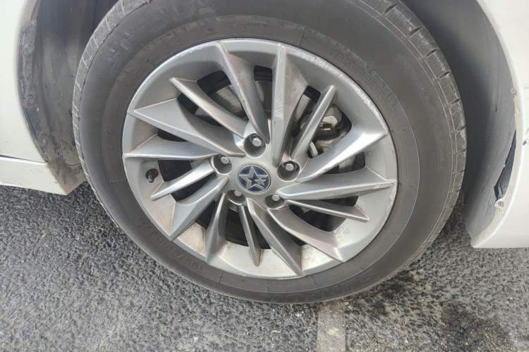 Used Venucia D60 2021 PLUS 1.6L XL CVT Yue Ling Edition Right Front Wheel Hub