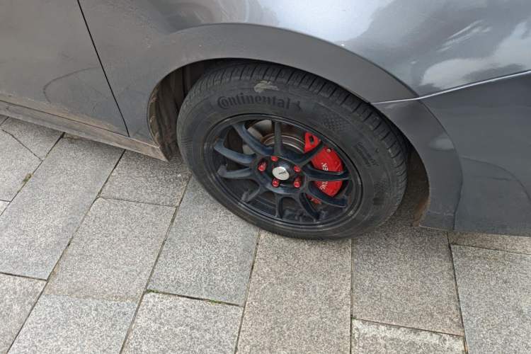 Used Venucia D60 2021 PLUS 1.6L XL CVT Yue Ling Edition Right Front Wheel Hub