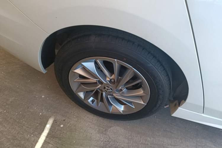 Used Venucia D60 2021 PLUS 1.6L XL CVT Yue Ling Edition Right Rear Wheel Hub
