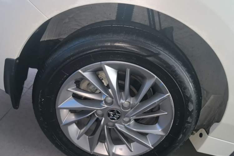 Used Venucia D60 2021 PLUS 1.6L XL CVT Yue Ling Edition Right Rear Wheel Hub