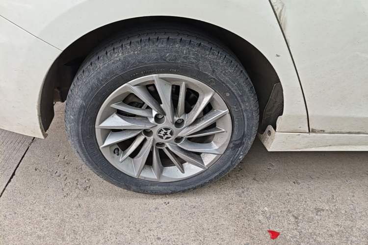 Used Venucia D60 2021 PLUS 1.6L XL CVT Yue Ling Edition Right Rear Wheel Hub