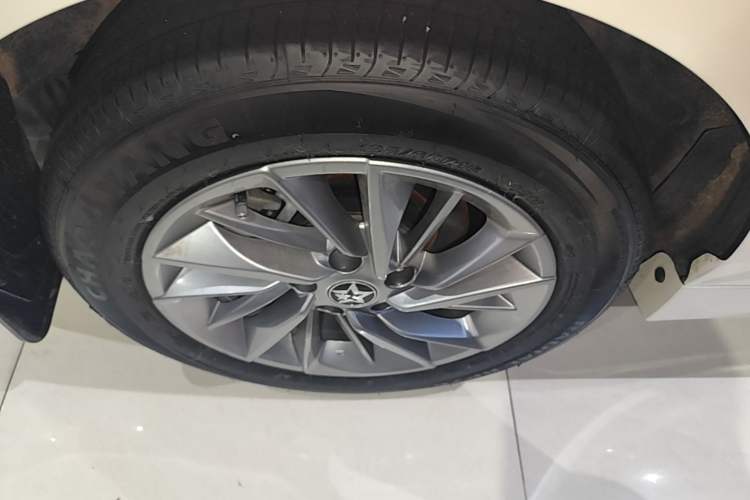 Used Venucia D60 2021 PLUS 1.6L XL CVT Yue Ling Edition Right Rear Wheel Hub