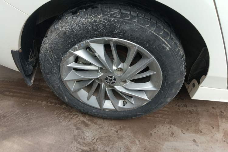 Used Venucia D60 2021 PLUS 1.6L XL CVT Yue Ling Edition Right Rear Wheel Hub