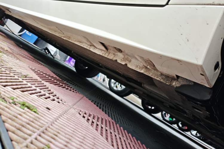 Used Venucia D60 2021 PLUS 1.6L XL CVT Yue Ling Edition Right Side Sill