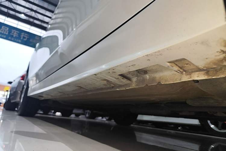 Used Venucia D60 2021 PLUS 1.6L XL CVT Yue Ling Edition Right Side Sill