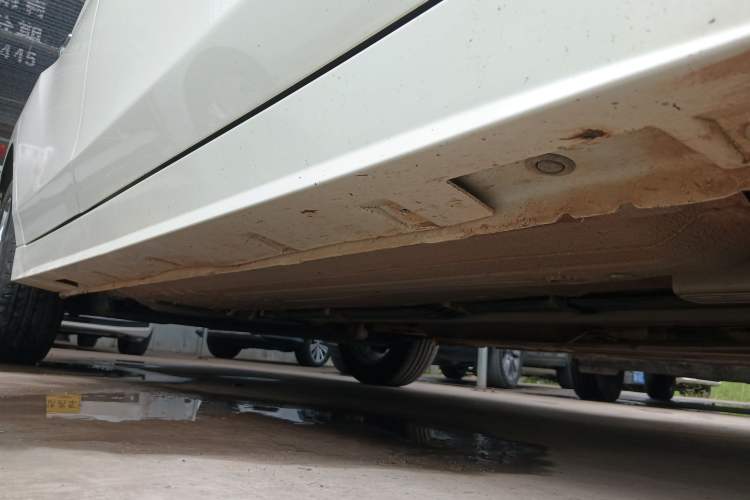 Used Venucia D60 2021 PLUS 1.6L XL CVT Yue Ling Edition Right Side Sill