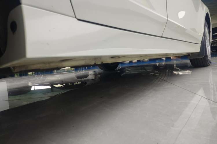 Used Venucia D60 2021 PLUS 1.6L XL CVT Yue Ling Edition Right Side Sill