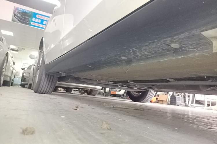 Used Venucia D60 2021 1.6L XE CVT Comfort Edition Right Side Sill