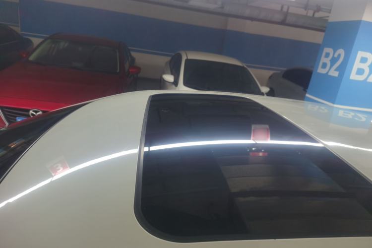 Used Venucia D60 2021 PLUS 1.6L XL CVT Yue Ling Edition Roof