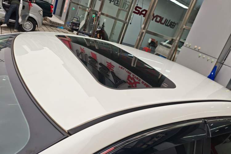 Used Venucia D60 2021 PLUS 1.6L XL CVT Yue Ling Edition Roof