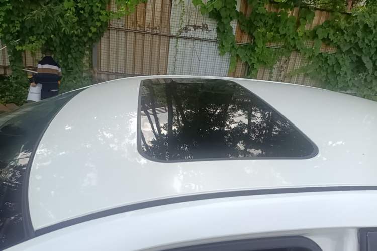 Used Venucia D60 2021 PLUS 1.6L XL CVT Yue Ling Edition Roof