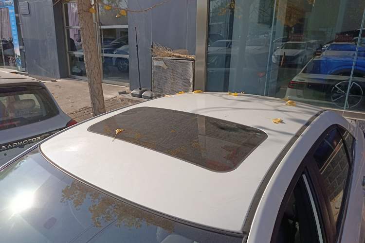 Used Venucia D60 2021 PLUS 1.6L XL CVT Yue Ling Edition Roof