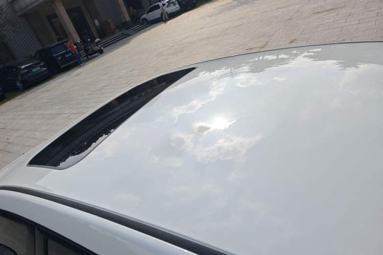 Used Venucia D60 2021 PLUS 1.6L XL CVT Yue Ling Edition Roof